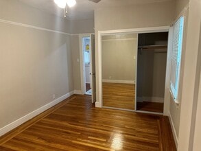 2800 H St, Unit B in Sacramento, CA - Building Photo - Building Photo