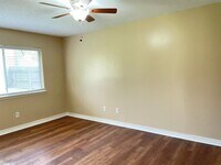 15807 Beechnut St photo'