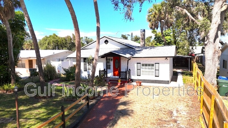 2635 Arnold St in Sarasota, FL - Building Photo