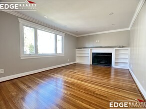 15 Moody St in Chestnut Hill, MA - Foto de edificio - Building Photo