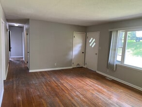 261 Cheyenne Rd in Bristol, VA - Building Photo - Building Photo