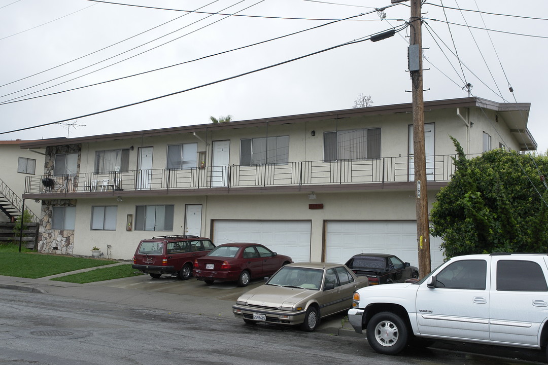 1676 Maubert Ct in San Leandro, CA - Foto de edificio