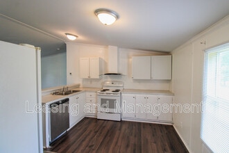 3716 State Rd S-10-1333 in Johns Island, SC - Building Photo - Building Photo