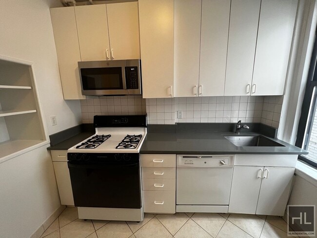 West 55th Street, Unit 7C