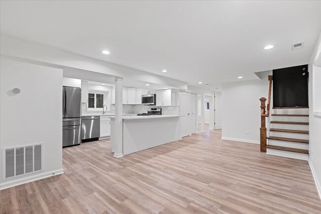 2221 W Winnemac Ave, Unit Garden