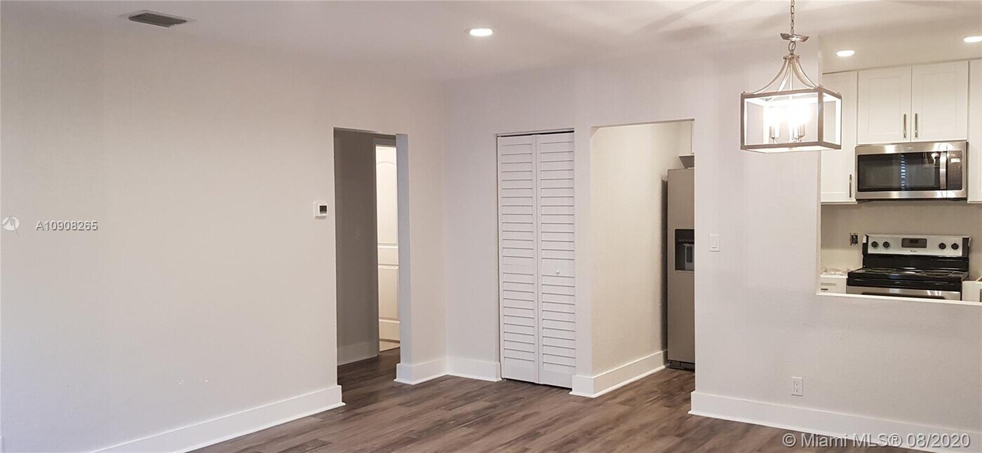615 SE 16th St-Unit -1-4 in Fort Lauderdale, FL - Building Photo
