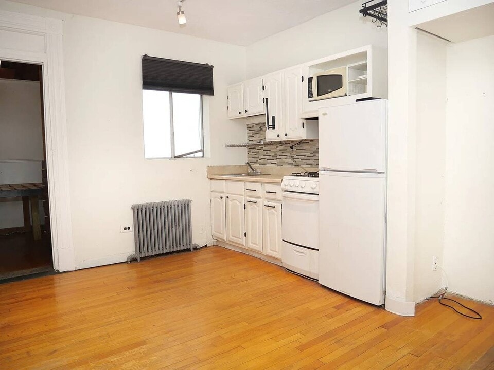 149 Saint Alphonsus St, Unit Studio in Boston, MA - Building Photo