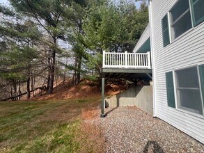268 College Hwy, Unit 268 in Southampton, MA - Building Photo - Building Photo