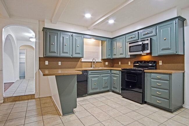 4118 SE 14th St in Del City, OK - Building Photo - Building Photo