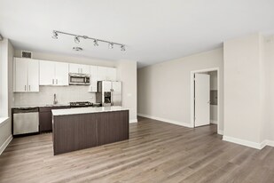 760 W Adams St in Chicago, IL - Building Photo