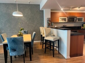 244 Biscayne Blvd in Miami, FL - Building Photo - Building Photo