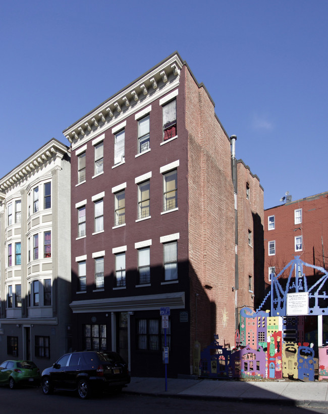 145 Elm St in Yonkers, NY - Building Photo - Building Photo