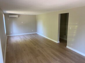 2707 NE 103rd St in Seattle, WA - Building Photo - Building Photo