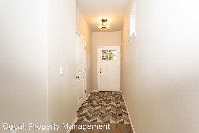 2358 NE 6th St in Bend, OR - Building Photo - Building Photo