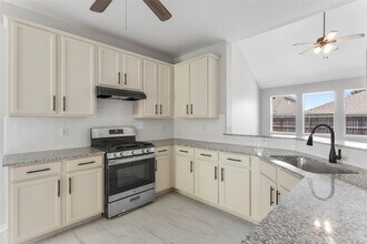 1198 Stallion Ridge in Alvin, TX - Building Photo - Building Photo