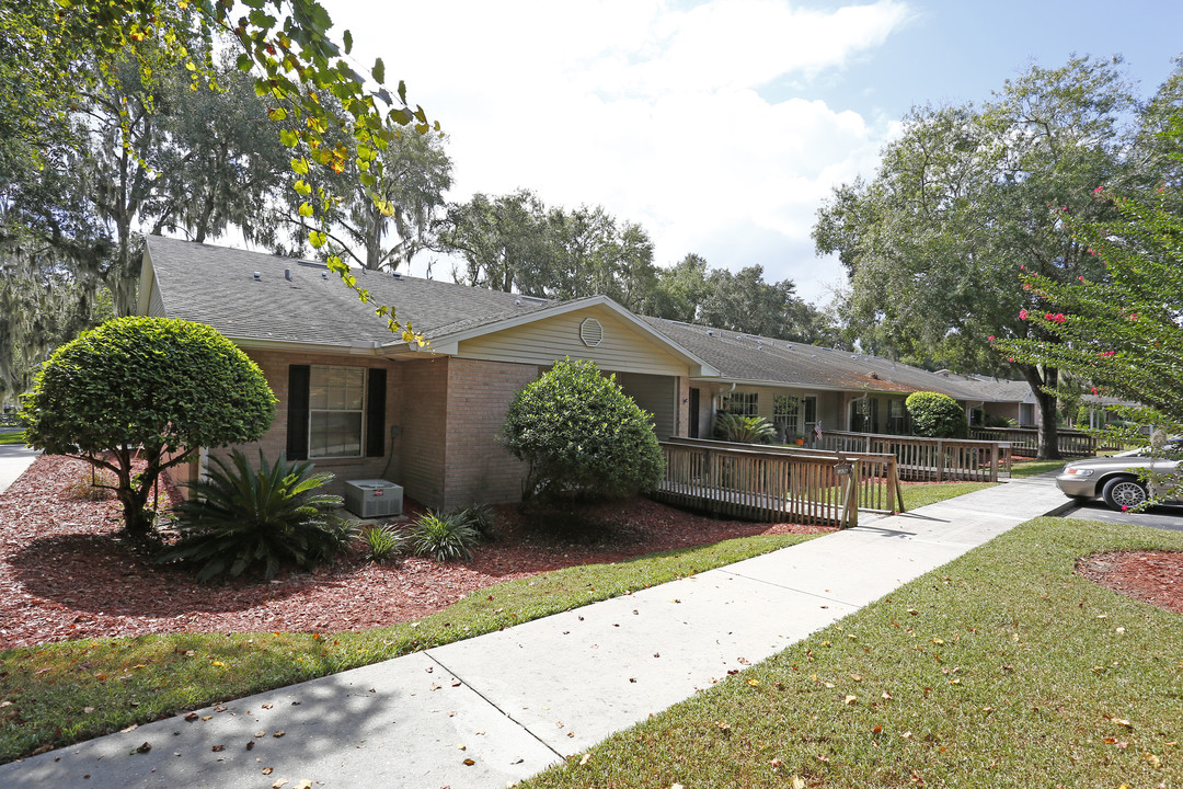 Inverness Club Senior Apartments in Inverness, FL - Building Photo