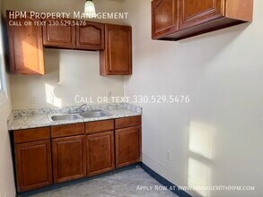 641 Garfield Ave SW in Canton, OH - Building Photo - Building Photo