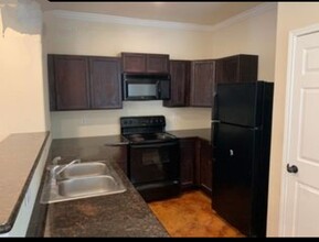 5108 Flipper Dr in San Antonio, TX - Foto de edificio - Building Photo