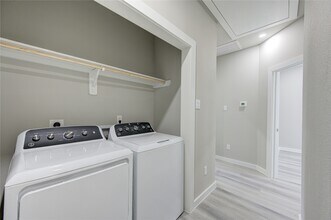 8155 Tate St in Houston, TX - Foto de edificio - Building Photo