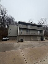 3401 Blackhawk Rd in Rock Island, IL - Building Photo