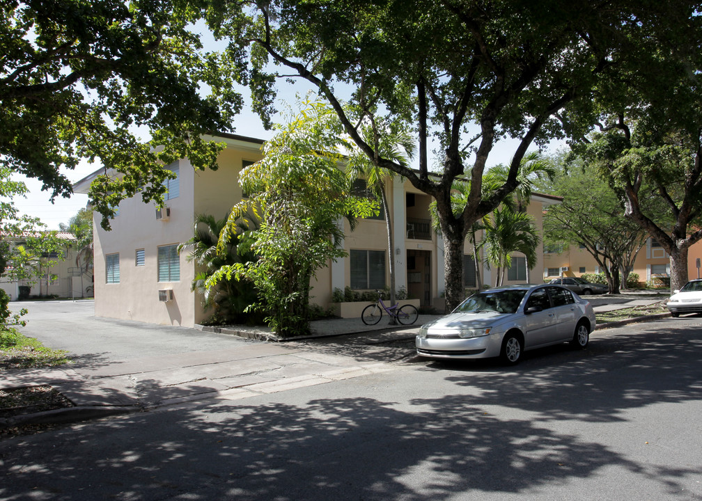 234 Santillane Ave in Coral Gables, FL - Foto de edificio