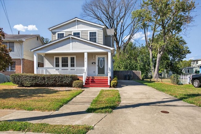 216 Lincoln St in Hampton, VA - Building Photo - Building Photo