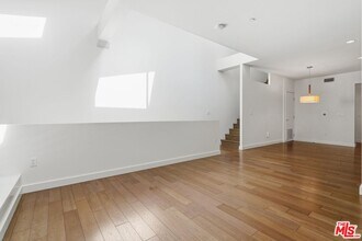 940 E 2nd St in Los Angeles, CA - Foto de edificio - Building Photo