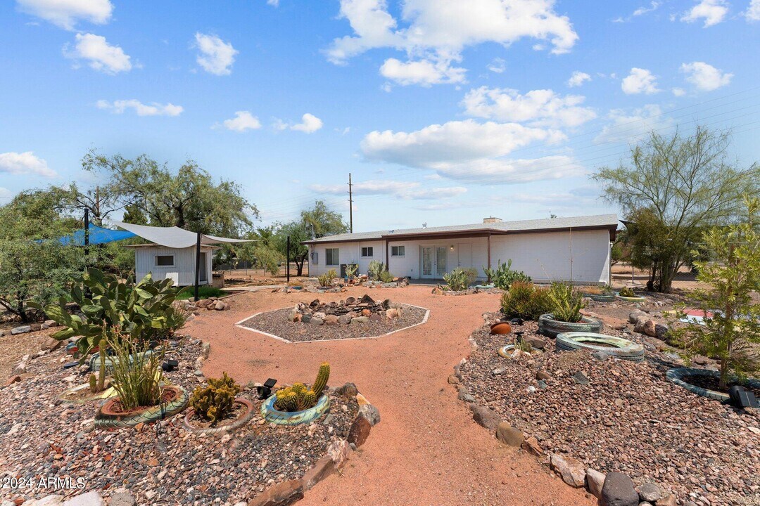 3329 E Greenway Ln in Phoenix, AZ - Building Photo
