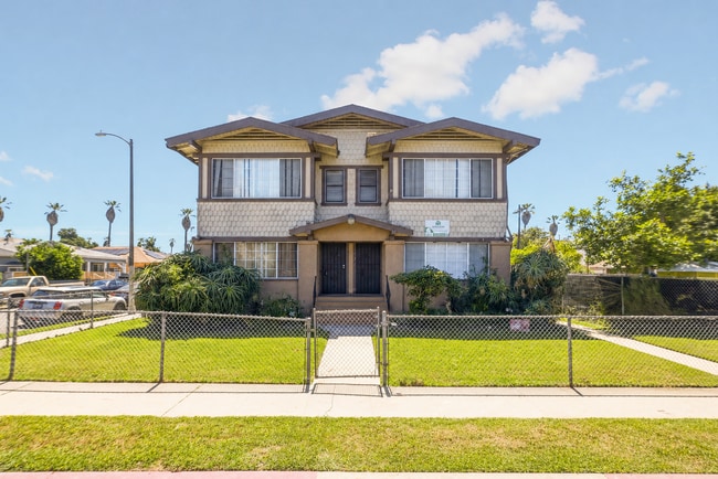 property at 1250 W 35th Pl