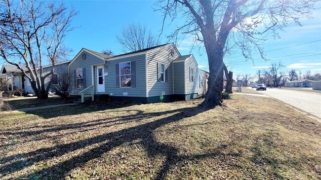 300 E Kittyhawk Dr in Midwest City, OK - Building Photo - Building Photo