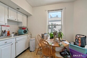 957 State St in New Haven, CT - Building Photo - Building Photo