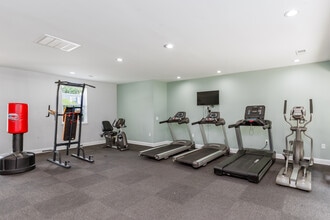 Fox Hill Village in Hampton, VA - Building Photo - Interior Photo