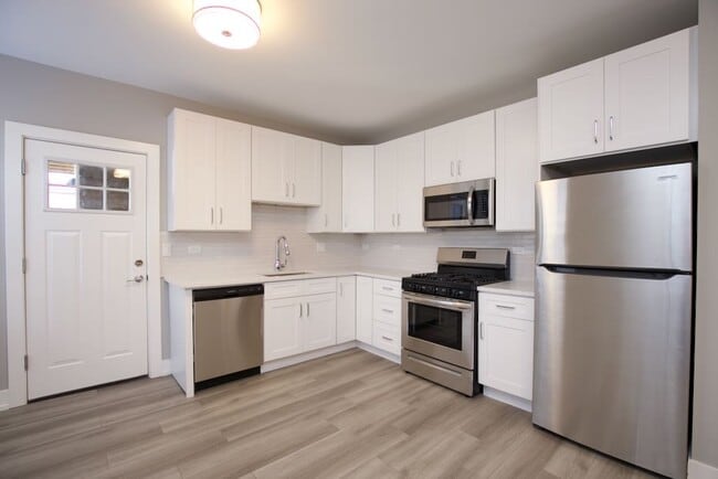 3942 N Janssen Ave in Chicago, IL - Building Photo - Building Photo