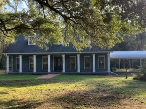 19550 Ingleside Ave in Fairhope, AL - Foto de edificio - Building Photo