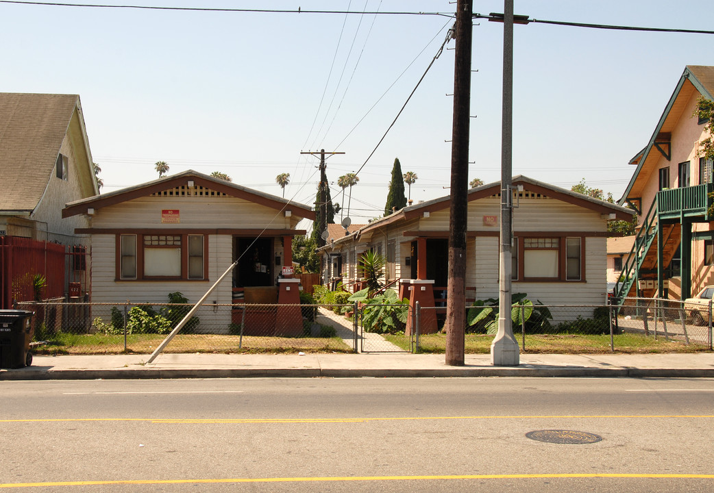 626 W Vernon Ave in Los Angeles, CA - Building Photo