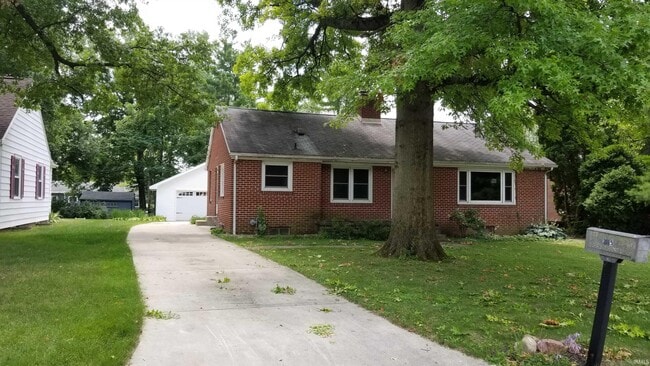 1025 Hillcrest Rd in West Lafayette, IN - Building Photo - Building Photo