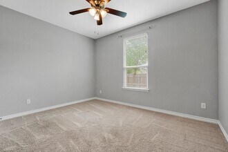 8326 Cactus Wren Hl in San Antonio, TX - Building Photo - Building Photo