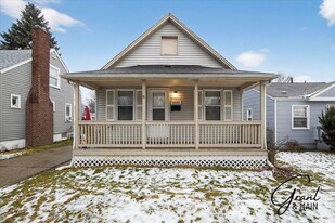 8646 Hudson Ave in Warren, MI - Building Photo
