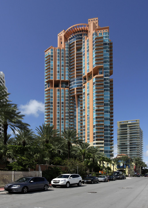 Portofino Tower in Miami Beach, FL - Foto de edificio