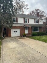 1264 Brainard Rd in Lyndhurst, OH - Building Photo