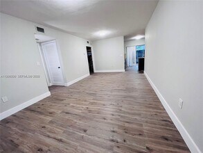 7060 NW 173rd Dr in Hialeah, FL - Building Photo - Building Photo