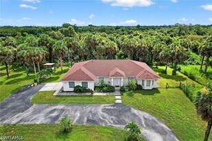 850 29th St SW in Naples, FL - Building Photo
