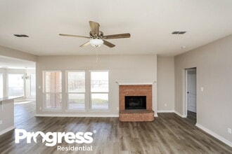 6918 Meadow Bend Dr in Arlington, TX - Foto de edificio - Building Photo