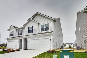 10828 Penwell Way in Indianapolis, IN - Building Photo - Building Photo