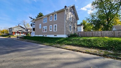 1113 Oakwood Ave in Columbus, OH - Building Photo - Building Photo