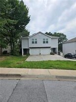 2483 N Brophy Ave in Fayetteville, AR - Building Photo