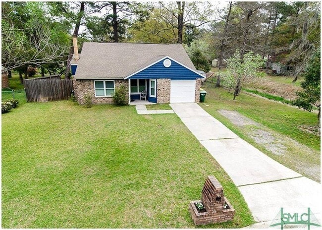 255 Falcon Dr in Richmond Hill, GA - Building Photo - Building Photo