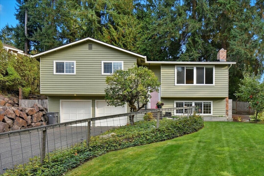17830 147th Pl NE in Woodinville, WA - Building Photo