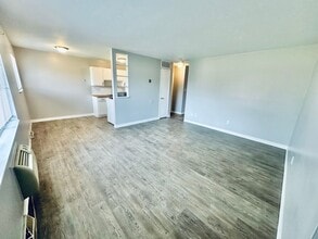 Mayberry Ranch Apartments in Parma, OH - Foto de edificio - Interior Photo