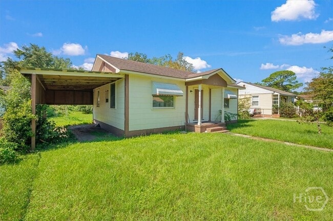 property at 2111 Hawthorne St